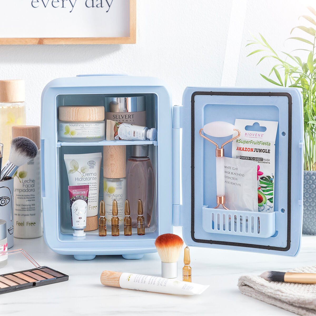 Mini Cosmetics Fridge Frecos InnovaGoods - velvetglow